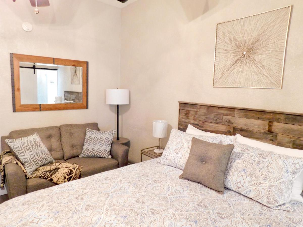 Budget Friendly Condo Within Walking Distance To The Beach! 굴프 쇼어스 외부 사진