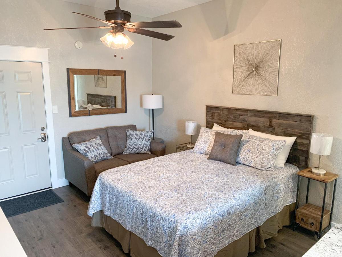 Budget Friendly Condo Within Walking Distance To The Beach! 굴프 쇼어스 외부 사진