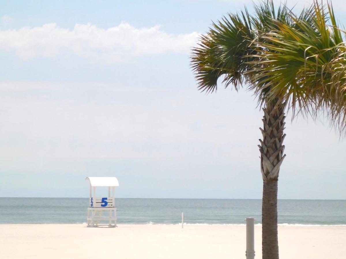 Budget Friendly Condo Within Walking Distance To The Beach! 굴프 쇼어스 외부 사진